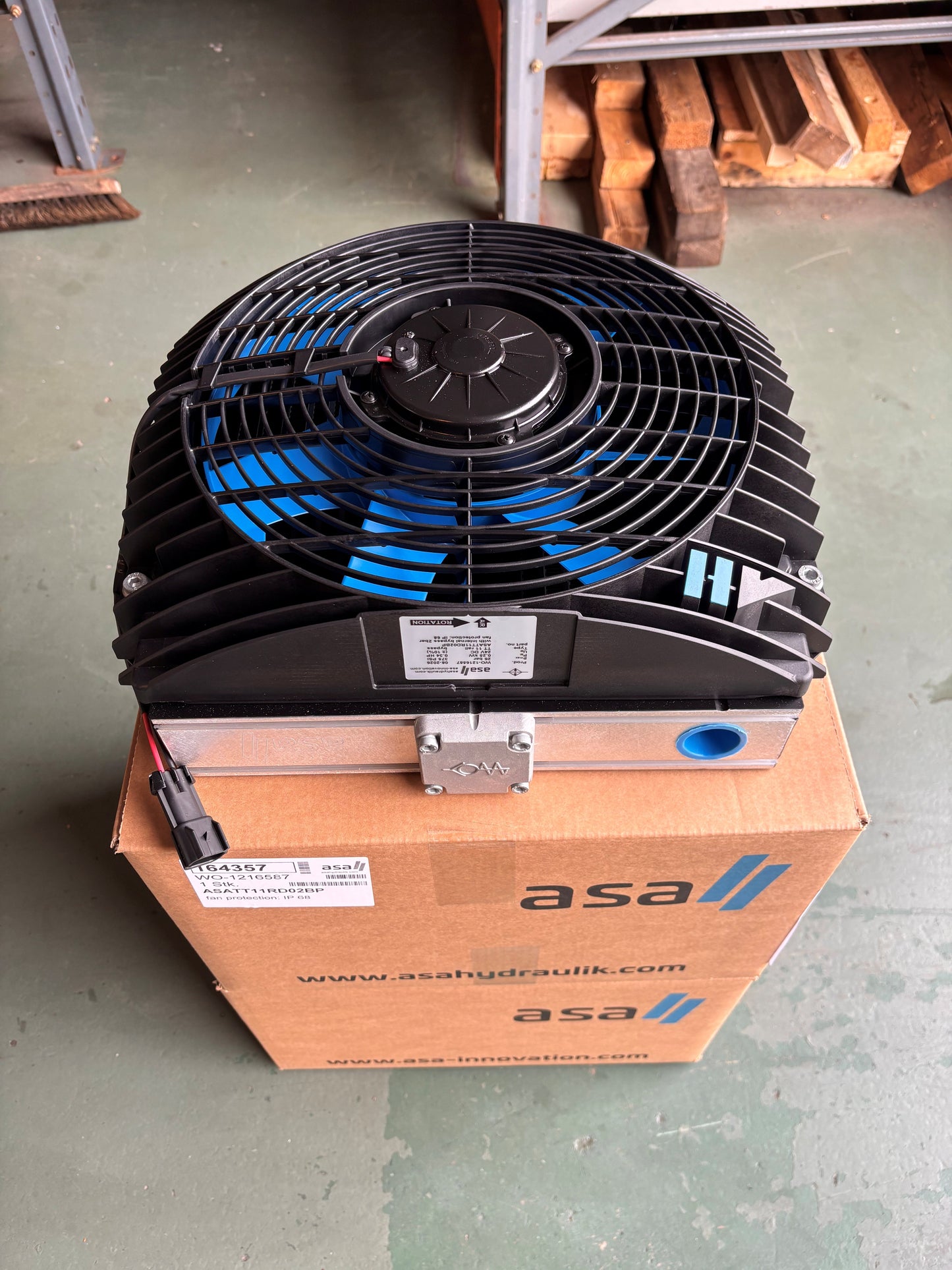 TT11RD02BP HIAB 737-0184 24VDC OIL COOLER WITH BYPASS